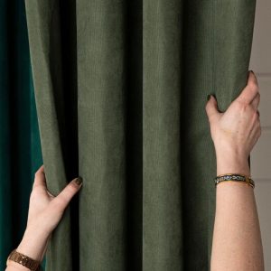 Zasłona zielona 140x270 cm na taśmie, półzaciemniająca, do salonu